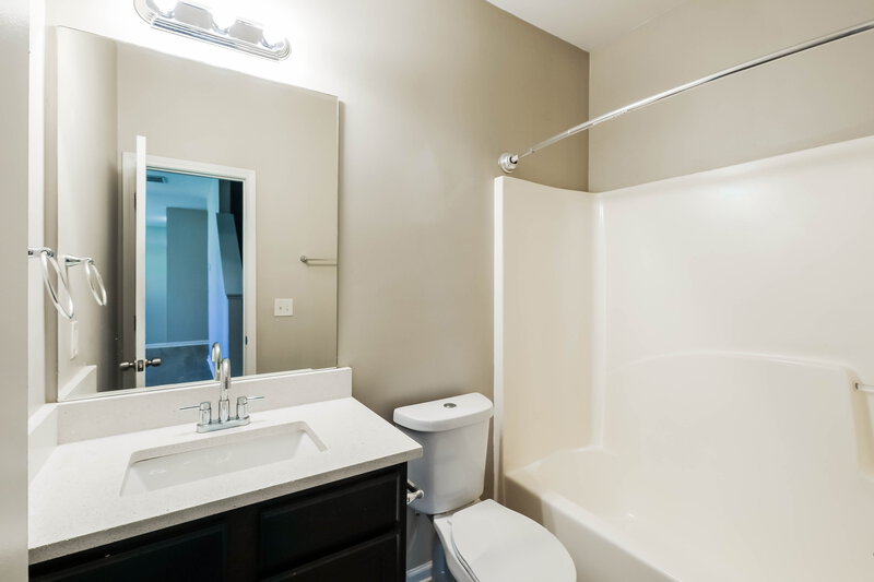 3,360/Mo, 175 Biscayne Terrace Hampton, GA 30228 Bathroom View