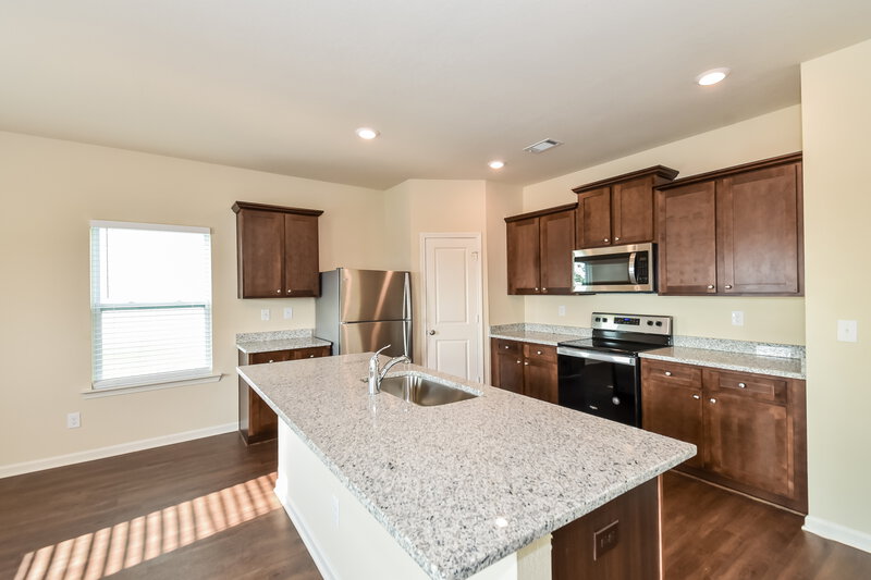 2,270/Mo, 3531 Falconwood Dr Douglasville, GA 30135 Kitchen View