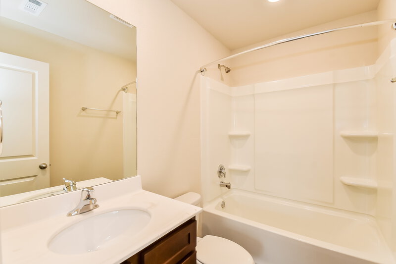2,270/Mo, 3531 Falconwood Dr Douglasville, GA 30135 Bathroom View