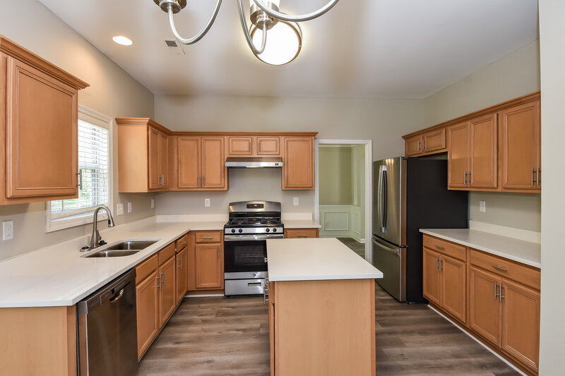 2,740/Mo, 708 Fitzgerald Pl Atlanta, GA 30349 Kitchen View