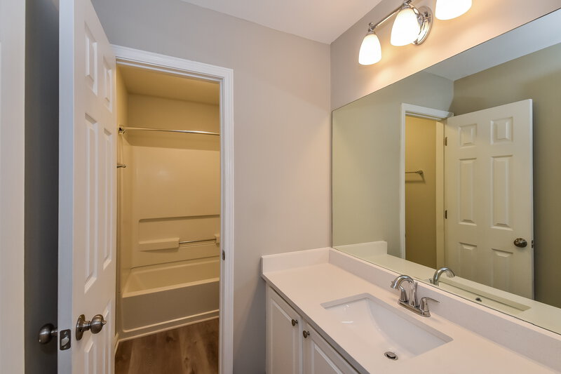 2,740/Mo, 708 Fitzgerald Pl Atlanta, GA 30349 Bathroom View