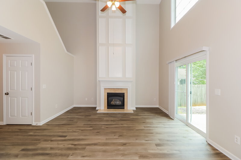 2,285/Mo, 3242 Liberty Commons Dr NW Kennesaw, GA 30144 Living Room View 3