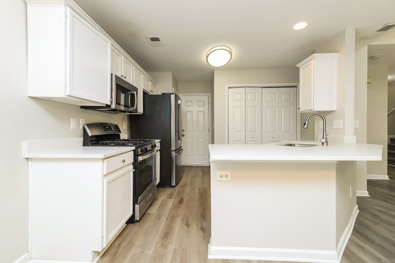 2,260/Mo, 3242 Liberty Commons Dr NW Kennesaw, GA 30144 Kitchen View