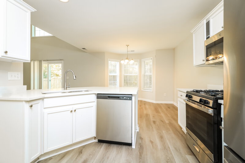 2,260/Mo, 3242 Liberty Commons Dr NW Kennesaw, GA 30144 Kitchen View 2