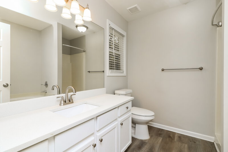 2,260/Mo, 3242 Liberty Commons Dr NW Kennesaw, GA 30144 Main Bathroom View