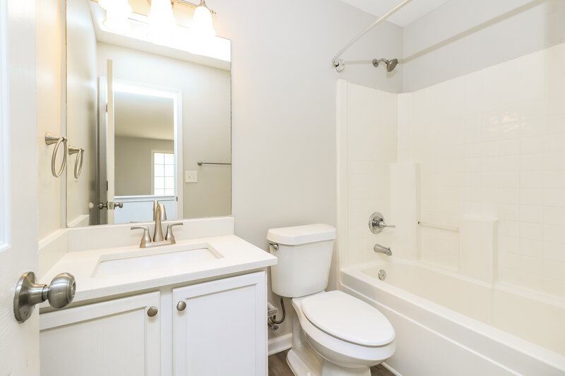 2,260/Mo, 3242 Liberty Commons Dr NW Kennesaw, GA 30144 Bathroom View