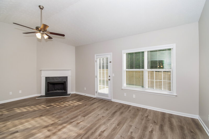 2,650/Mo, 6460 Shadow Ct Douglasville, GA 30134 Living Room View