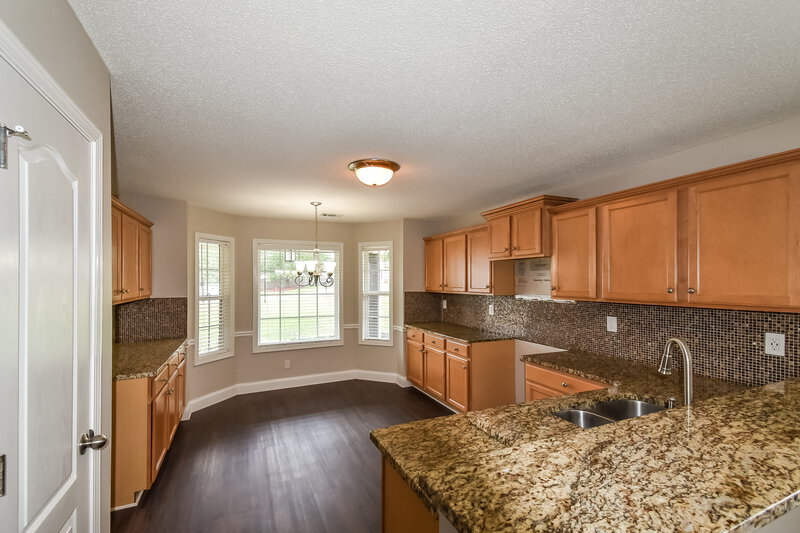 2,100/Mo, 709 Williamsburg Ct Villa Rica, GA 30180 Kitchen View