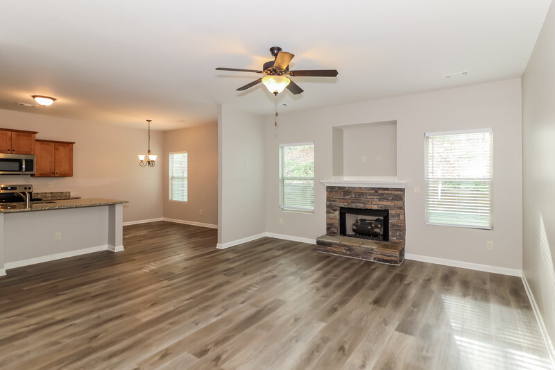 2,110/Mo, 137 Bethany Manor Dr Ball Ground, GA 30107 Living Room View