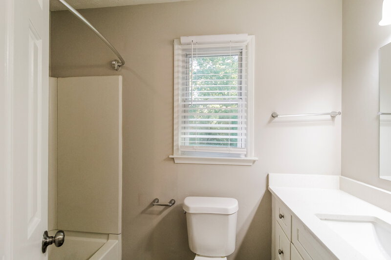 1,940/Mo, 2985 Cordite Loop Snellville, GA 30039 Main Bathroom View