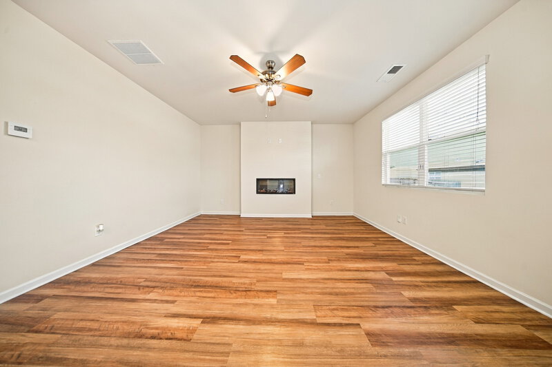 2,325/Mo, 437 Culloden Moor Dr McDonough, GA 30253 Living Room View