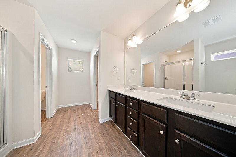 2,325/Mo, 437 Culloden Moor Dr McDonough, GA 30253 Primary Bathroom View