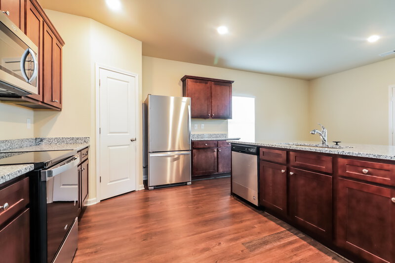 2,110/Mo, 416 Vermeer Ct Locust Grove, GA 30248 Kitchen View