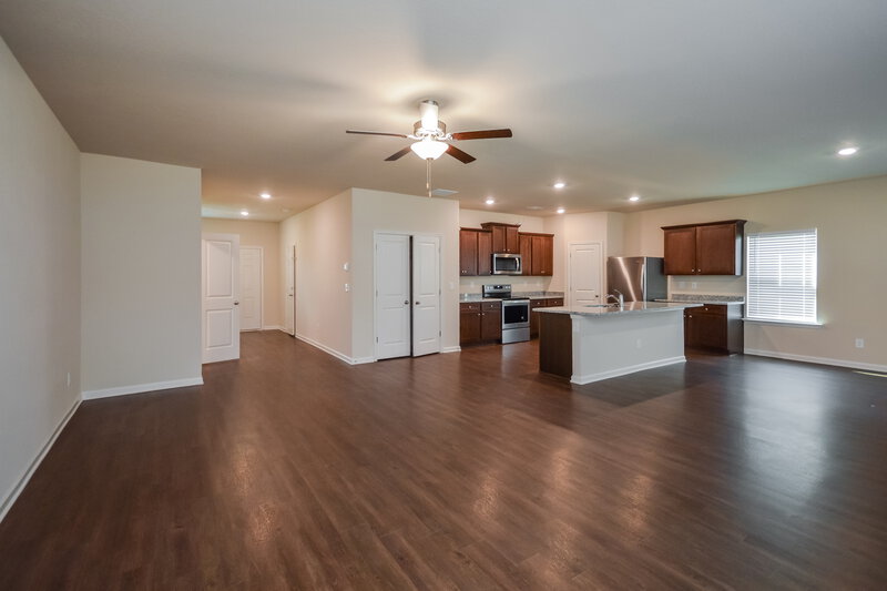 1,890/Mo, 424 Vermeer Ct Locust Grove, GA 30248 Living Room View 2
