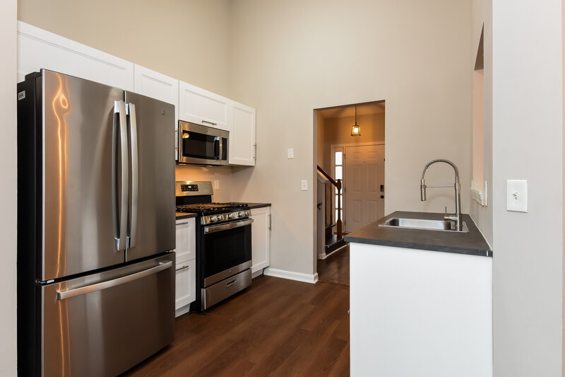 2,850/Mo, 4853 Lake Park Ter Acworth, GA 30101 Kitchen View