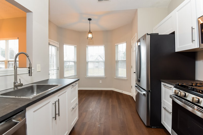 2,850/Mo, 4853 Lake Park Ter Acworth, GA 30101 Kitchen View 2