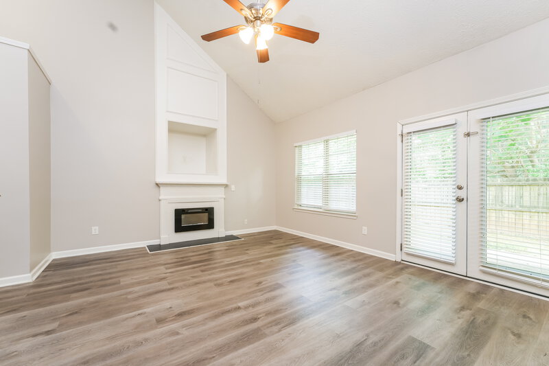 2,080/Mo, 4265 Wesley Hall Dr Decatur, GA 30035 Living Room View 2