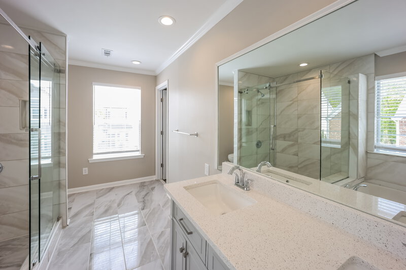 2,335/Mo, 3107 Tylerton Dr SW Atlanta, GA 30311 Main Bathroom View