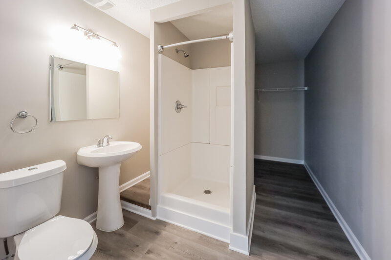 2,335/Mo, 3107 Tylerton Dr SW Atlanta, GA 30311 Bathroom View