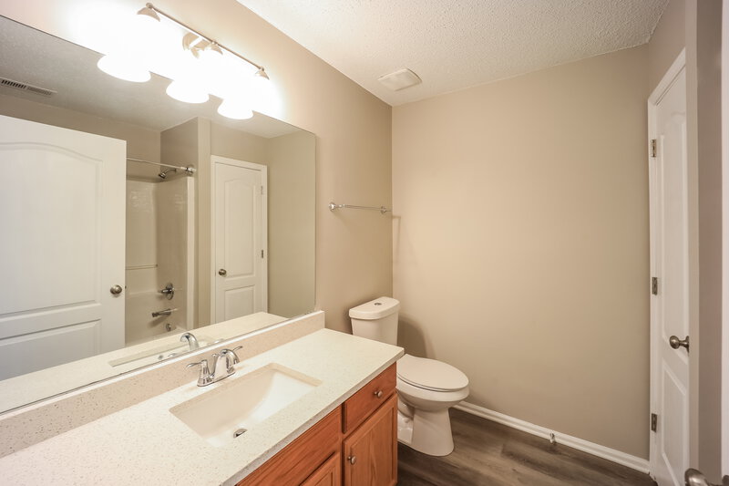 2,335/Mo, 3107 Tylerton Dr SW Atlanta, GA 30311 Bathroom View 2