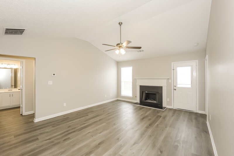 1,830/Mo, 5840 Eagles Watch Ct Riverdale, GA 30274 Living Room View 2