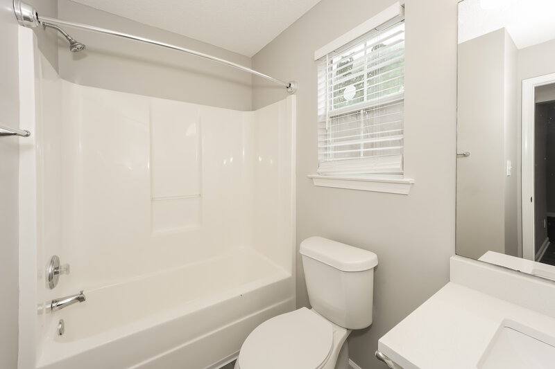 1,830/Mo, 5840 Eagles Watch Ct Riverdale, GA 30274 Bathroom View