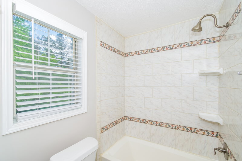 2,870/Mo, 116 Brentwood Ct Dallas, GA 30132 Main Bathroom View 2