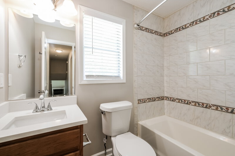 1,875/Mo, 116 Brentwood Ct Dallas, GA 30132 Bathroom View