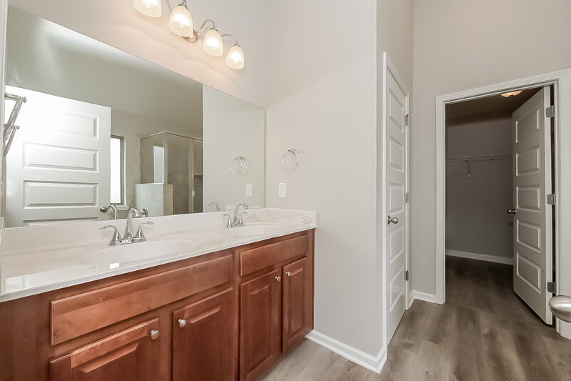 2,425/Mo, 2776 Village Park Dr E Ellenwood, GA 30294 Main Bathroom View