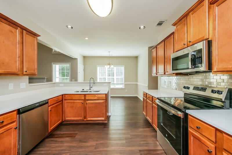 2,395/Mo, 377 Champions Dr Fairburn, GA 30213 Kitchen View