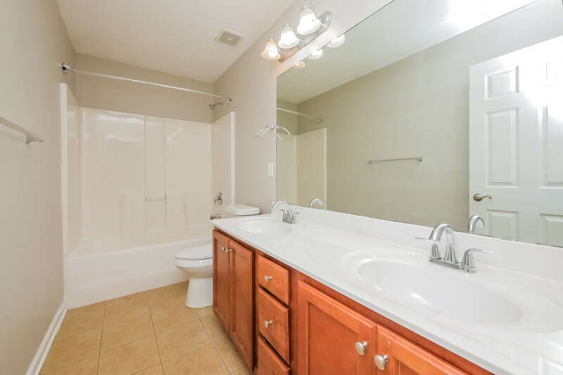 2,395/Mo, 377 Champions Dr Fairburn, GA 30213 Bathroom View