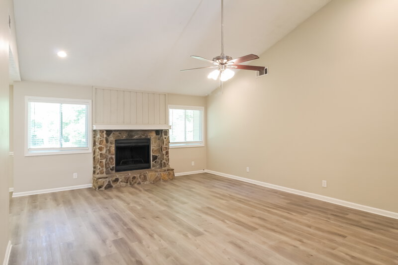 1,895/Mo, 1991 S Hidden Hills Pkwy Stone Mountain, GA 30088 Living Room View