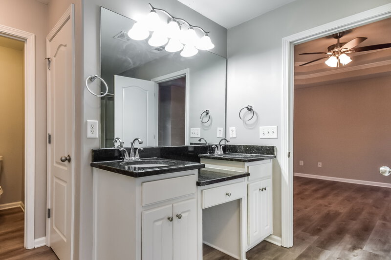 3,880/Mo, 1950 Lily Valley Dr Lawrenceville, GA 30045 Bathroom View 2
