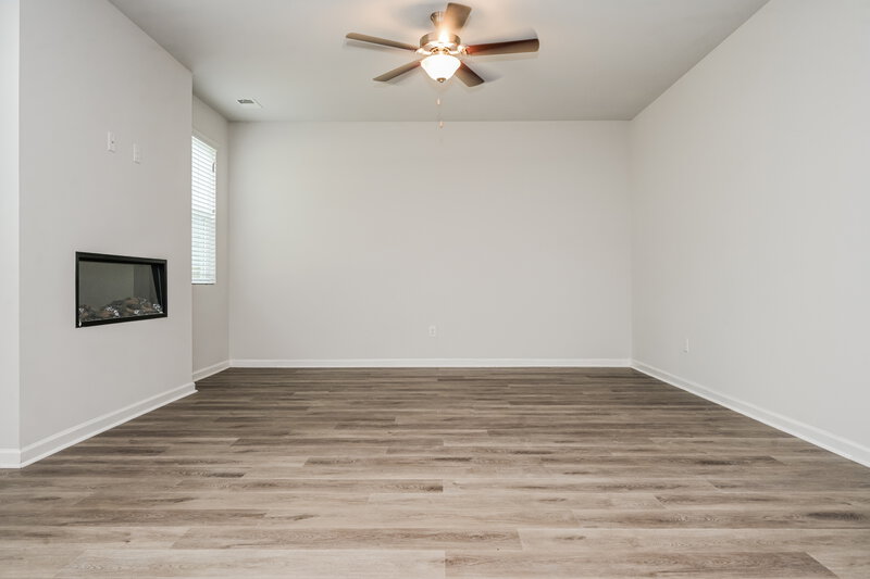 2,115/Mo, 713 Hamilton Pointe Ct McDonough, GA 30253 Living Room View 2