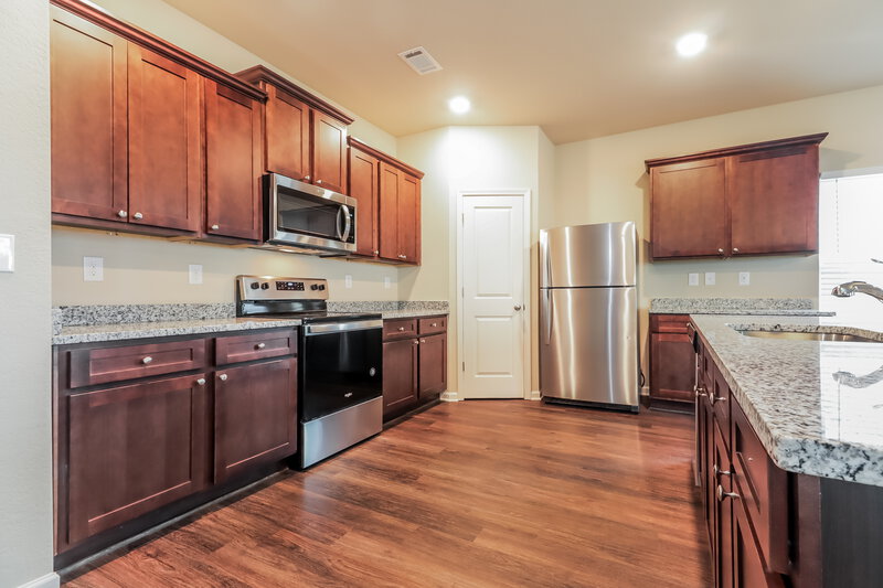 3,060/Mo, 205 Oliver Drive Locust Grove, GA 30248 Kitchen View 2