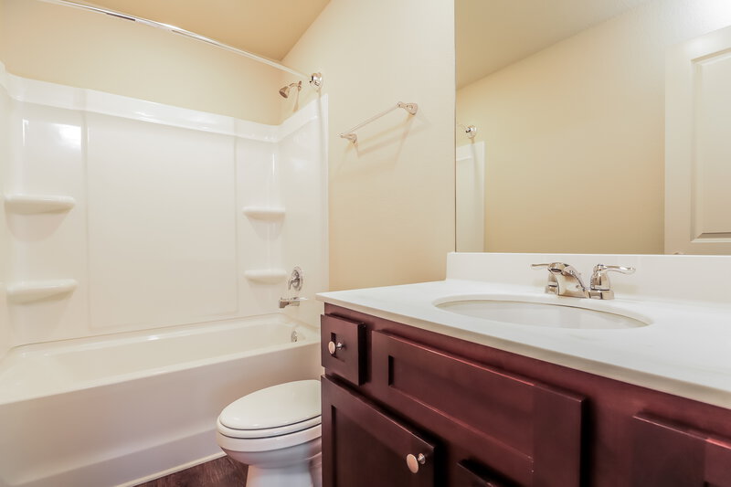 3,060/Mo, 205 Oliver Drive Locust Grove, GA 30248 Bathroom View