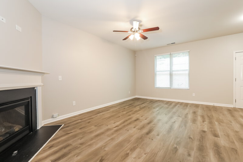 2,115/Mo, 6596 Woodwell Dr Union City, GA 30291 Living Room View