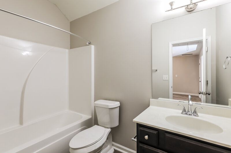 2,115/Mo, 6596 Woodwell Dr Union City, GA 30291 Bathroom View