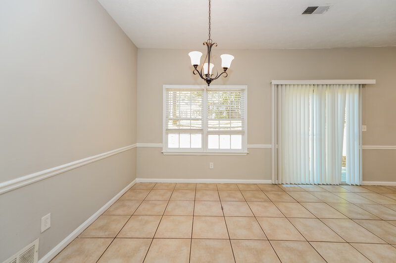 1,695/Mo, 2673 Laurel View Dr Snellville, GA 30039 Dining Room View