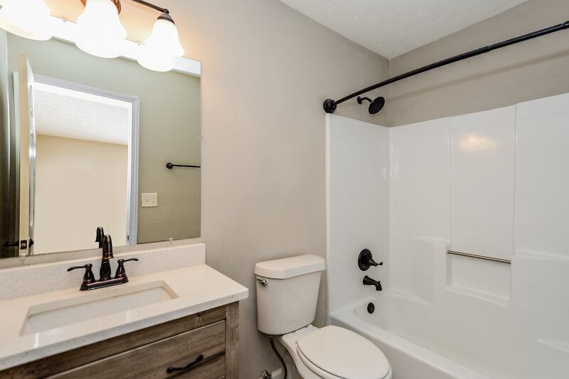 1,695/Mo, 2673 Laurel View Dr Snellville, GA 30039 Main Bathroom View