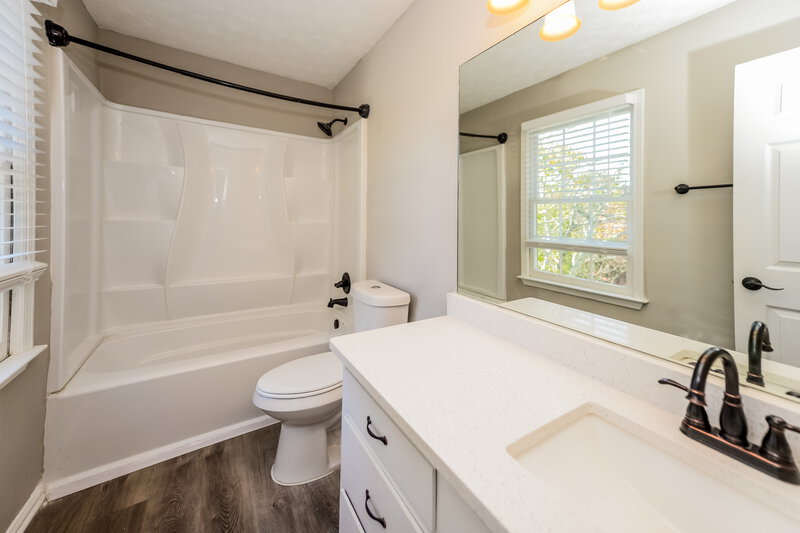 1,695/Mo, 2673 Laurel View Dr Snellville, GA 30039 Bathroom View