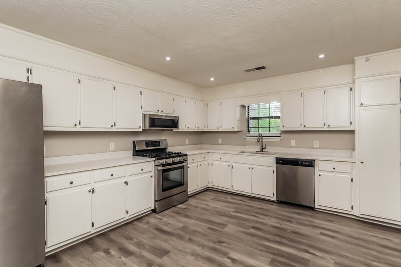 2,185/Mo, 2935 Sandy Cir Riverdale, GA 30296 Kitchen View 2