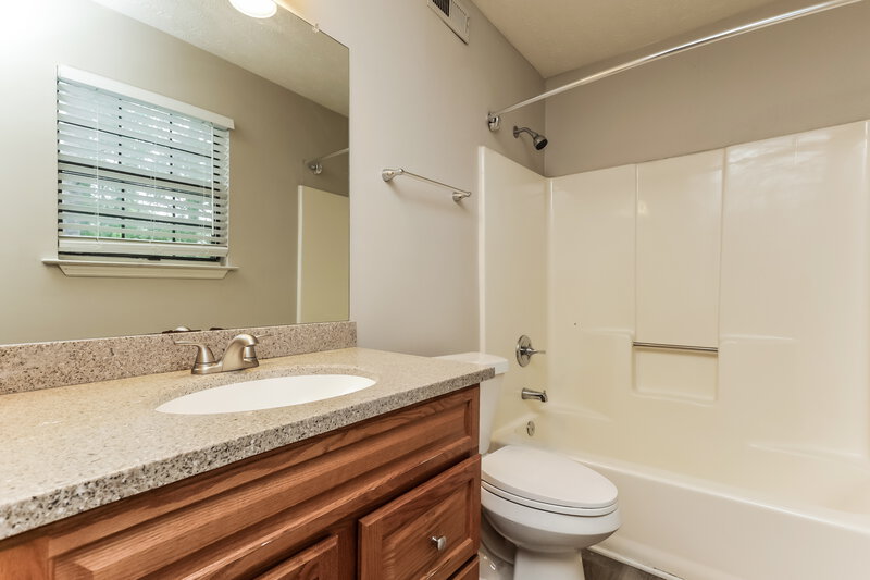 2,185/Mo, 2935 Sandy Cir Riverdale, GA 30296 Bathroom View 2