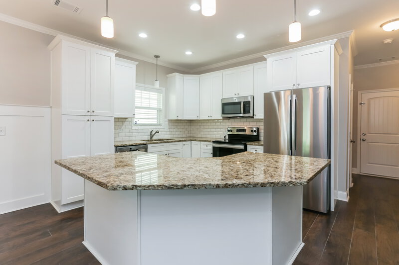 2,065/Mo, 22 E Newnan Rd Unit A Newnan, GA 30263 Kitchen View