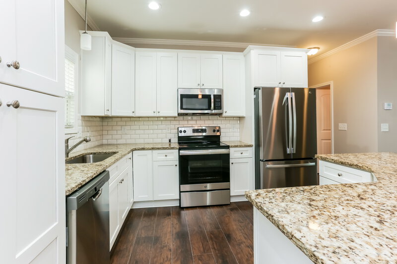 2,065/Mo, 22 E Newnan Rd Unit A Newnan, GA 30263 Kitchen View 2