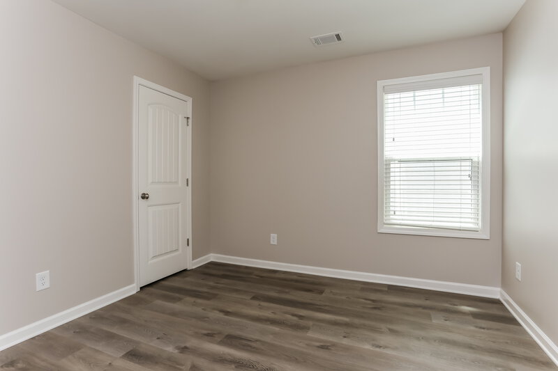 2,065/Mo, 22 E Newnan Rd Unit A Newnan, GA 30263 Bedroom View