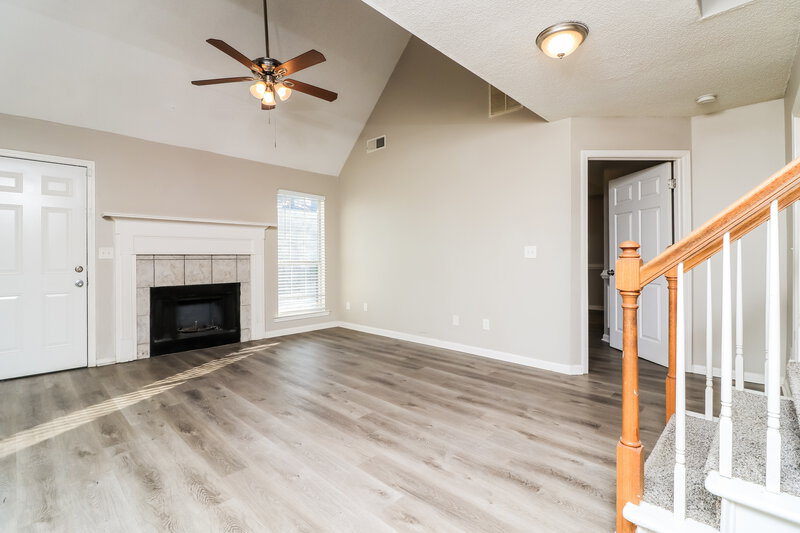 2,255/Mo, 186 Saddleview Trail Riverdale, GA 30274 Living Room View 4