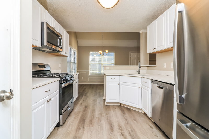 2,255/Mo, 186 Saddleview Trail Riverdale, GA 30274 Kitchen View