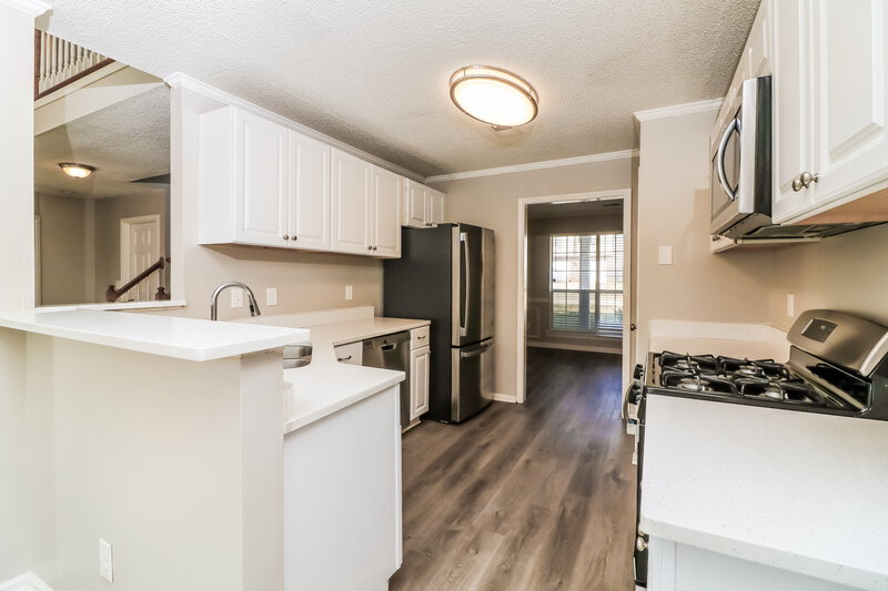 2,255/Mo, 186 Saddleview Trail Riverdale, GA 30274 Kitchen View 2