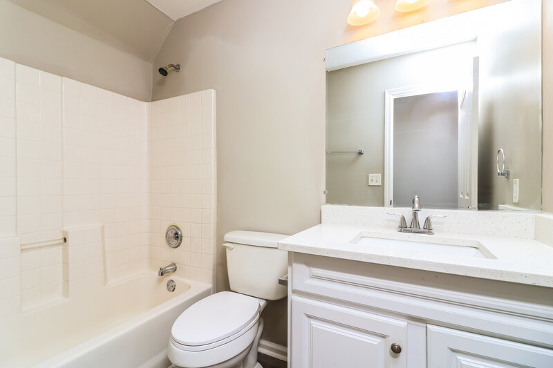 2,255/Mo, 186 Saddleview Trail Riverdale, GA 30274 Bathroom View